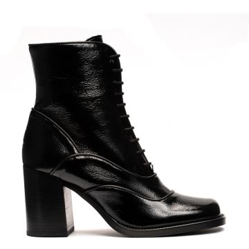 PATENT LEATHER LACE UP ANKLE BOOTS