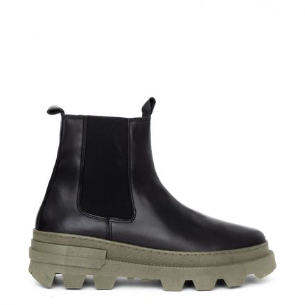 LEATHER CHELSEA BOOTS