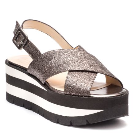 GRAIN LEATHER WEDGES
