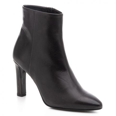 LEATHER ANKLE BOOTS