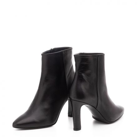 LEATHER ANKLE BOOTS