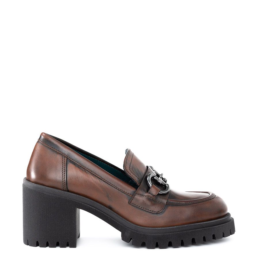 LEATHER LOAFERS