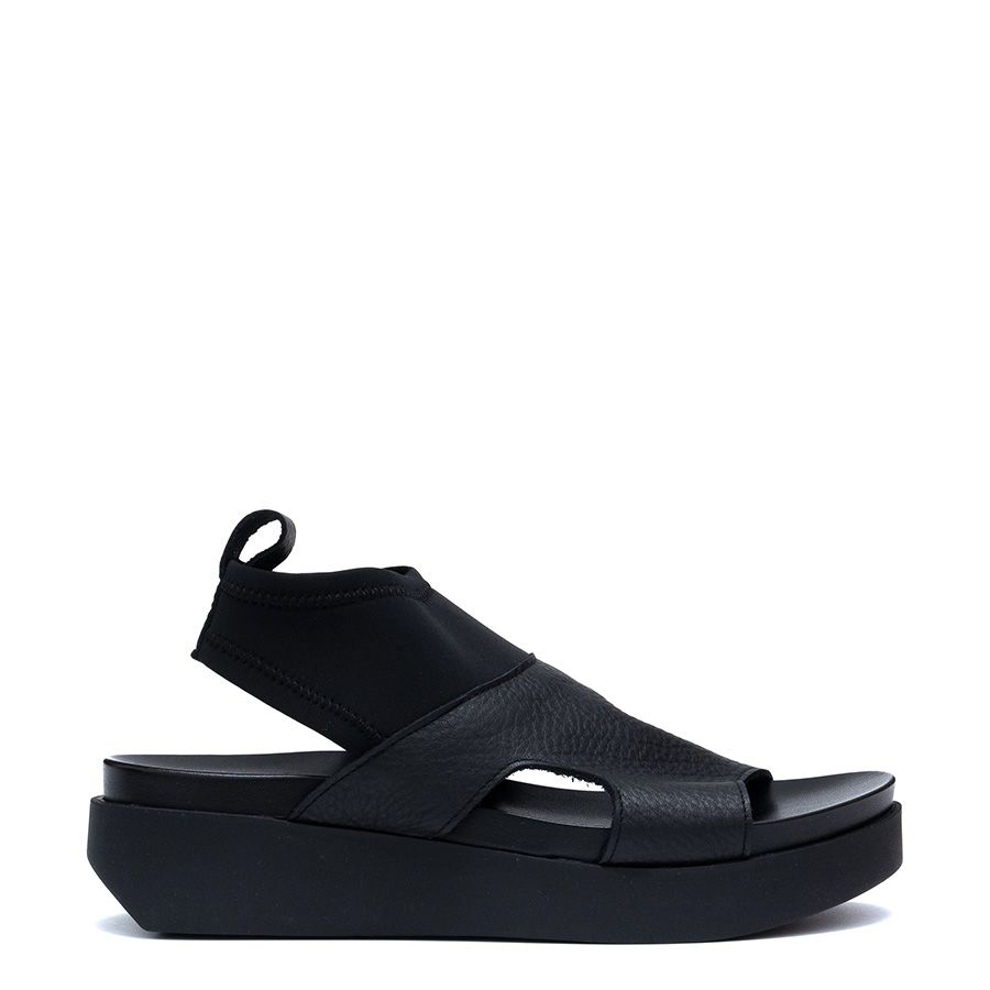 LEATHER SANDALS MYAKEM