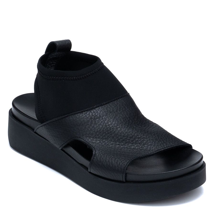 LEATHER SANDALS MYAKEM